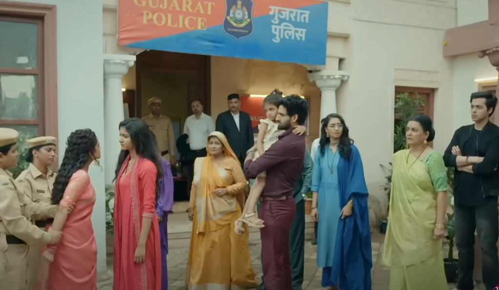 Pocket Mein Aasmaan 4th June 2025 Written Update: Anisha Plots Against Rani as Her Vigilante Identity Is Exposed